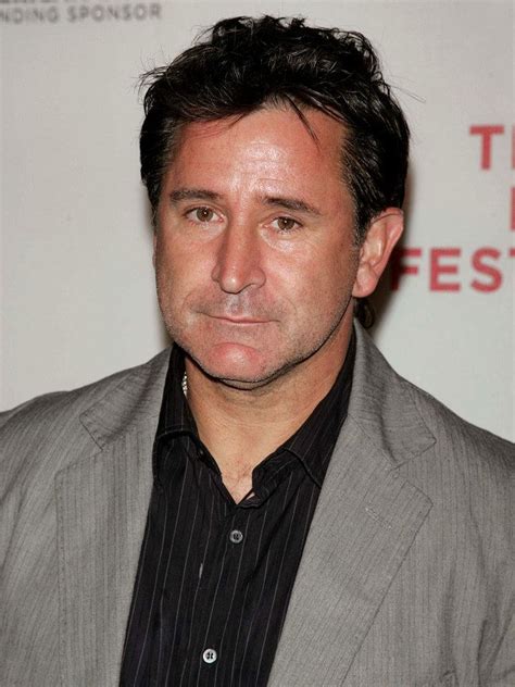 Anthony LaPaglia .
